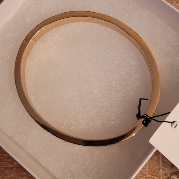 Coach bangle bracelet (brand new) -  A Signature piece (with gift box) - Picture 4 of 9